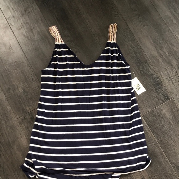 Max Studio Tops - Cute Sumer tank